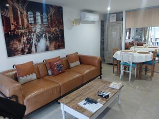 Maison rez de chaussée avec un espace jardin, bien située - 0