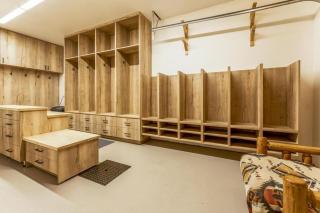 Luxury Log Chalet Ski In & Out Pool and Private HotTub - 3