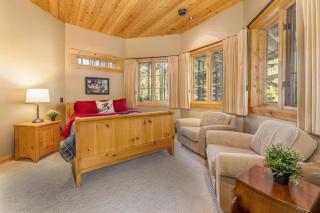 Luxury Log Chalet Ski In & Out Pool and Private HotTub - 2