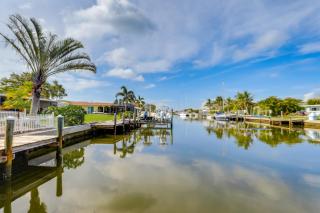 Canal-Front Haven Pool, Dock and Lanai in Palmetto - 9