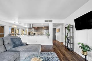Modern Luxury 2 Bed with Panoramic City Views in Downtown LA - Los Angeles - 3