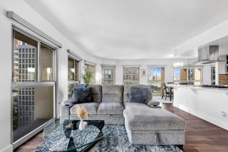 Modern Luxury 2 Bed with Panoramic City Views in Downtown LA - Los Angeles - 4