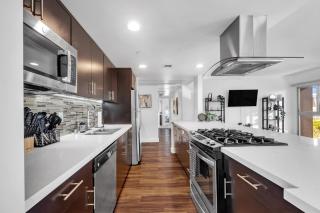 Modern Luxury 2 Bed with Panoramic City Views in Downtown LA - Los Angeles - 9
