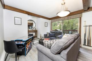 Eagle Lodge Pool & Private Hot Tub Ski In and Out - 2