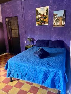 Quadruple room with private bathroom - Wonderland B&B - Antigua Guatemala - 0