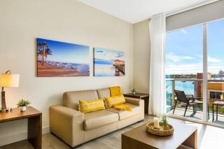 Ocean View - Balcony - Hollywood Beach Broad-walk - Hollywood - 9