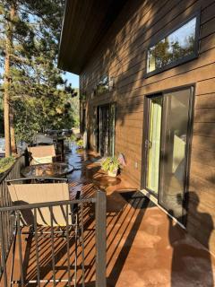 In the center of it all The Elkhorn Cabin - 4