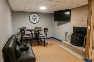 Serene Family Home Sleeps 16! - 1