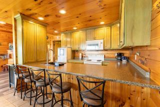 Fish Tales Cabin with a private hot tub - Bryant - 1