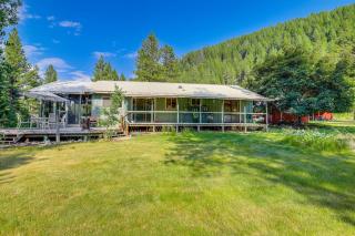 Hiking, Hunting and Skiing Serene Sula Cabin - 9