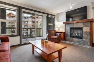 SPACIOUS 2-Br 2-Ba, Ski In and Out with Pool & Hot Tubs - 9