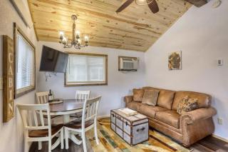 Cozy Creekside Retreat - 6
