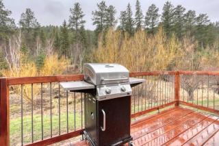 Cozy Creekside Retreat - 5