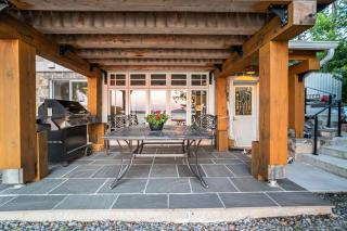 Lakefront Retreat with Sauna, Fireplace & Parking - Port Perry - 2