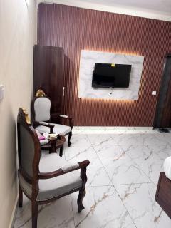 Capry Guest House near agha Khan - Karachi - 8