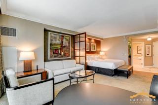 MGM Signature-07-703 Strip View Jacuzzi Studio - 6