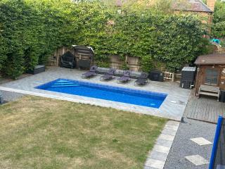 3 Bed heated pool spacious home In Tilehurst - Tilehurst - 9
