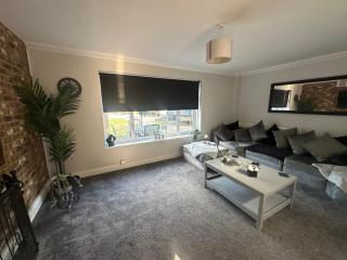 3 Bed heated pool spacious home In Tilehurst - Tilehurst - 8