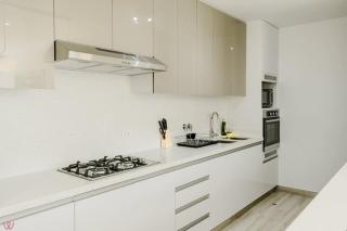 Chic 2BR Balcony & City View - Lima - 6