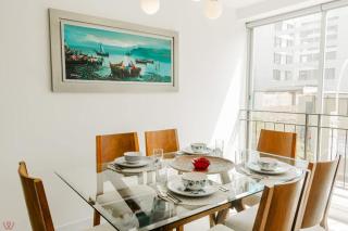 Chic 2BR Balcony & City View - Lima - 2