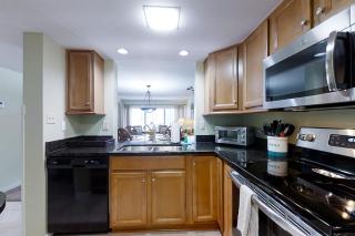 Updated, Oceanfront Condo with Balcony, WiFi & Shared Pool/Clay Tennis Courts - 1