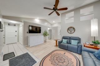 1 Mi to Beach Dog-Friendly Condo in Lake Mills! - Lake Mills - 6
