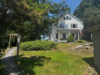 Charming Farmhouse - Holiday Hills - 0