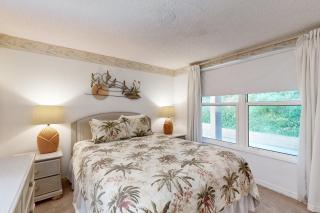 Ground-floor summer beach village condo with a great view plus patio & pool - 4