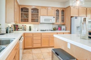 3 Mi to Main St Tracy Homey Retreat with Game Room! - 3