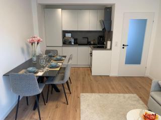 KJ Ferienwohnung bis 5P-Zentral-Balkon-WIFI-Parken - 0