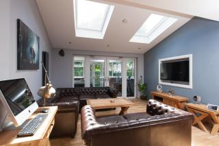 Refined Edinburgh Escape Boasting Tranquil Outdoor Hot Tub - Edinburgh - 7