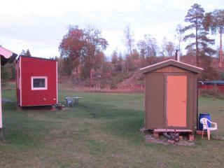 Stuga med bastu i naturen nära Stockholm - 1