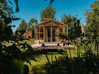 Holiday Home in Friesland with Greenhouse Charm - Scherpenzeel - 1