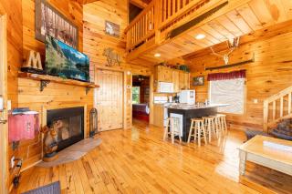 Moose Tracks with beautiful views and a hot tub - Bryant - 2