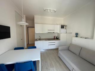 Monolocale moderno sul mare - 0