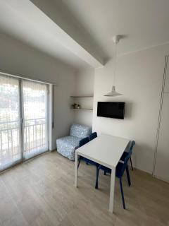 Monolocale moderno sul mare - 5