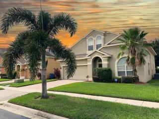 5BR Sleeps 13 with Private Pool & More - 9