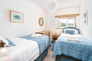 Cwm Connell Coastal Cottages - 6