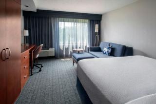 Courtyard by Marriott Paramus - 3