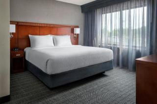 Courtyard by Marriott Paramus - 4