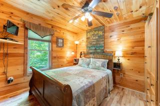 Wildflower Cabin with a private hot tub - Bryant - 1