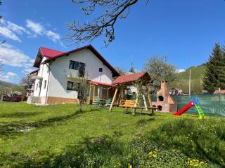 Cozy mountain house - Trăisteni - 9
