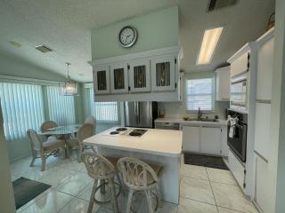 Enjoy Paradise in enjoy Paradise in this 2 bedroom 2 bath beach house located near the marina - Jensen Beach - 9