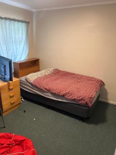One double room king single bed heater and more - Upper Hutt - 2