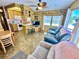 Coastal Paradise in This 1 Bedroom 1 Bath Beach Home on Nettles Island Resort - Jensen Beach - 7