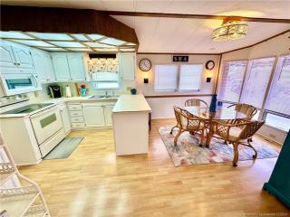 Beach Access cozy 2 Bedroom 1 Bath Beach House on Nettles Island - 5