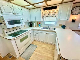 Beach Access cozy 2 Bedroom 1 Bath Beach House on Nettles Island - 4
