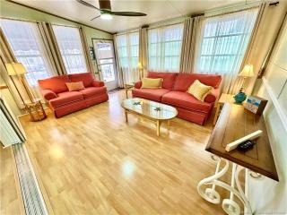 Beach Access cozy 2 Bedroom 1 Bath Beach House on Nettles Island - 3
