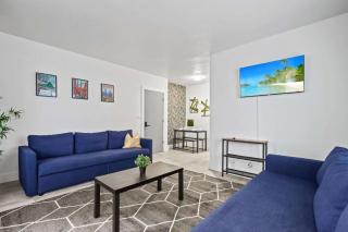 Oceanfront Charm 1BR Miami Beach - 4