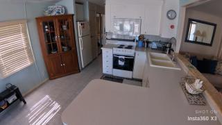 Coastal Adorable 1 bedroom 1 bath beach bungalow Located On Nettles Island - Jensen Beach - 4